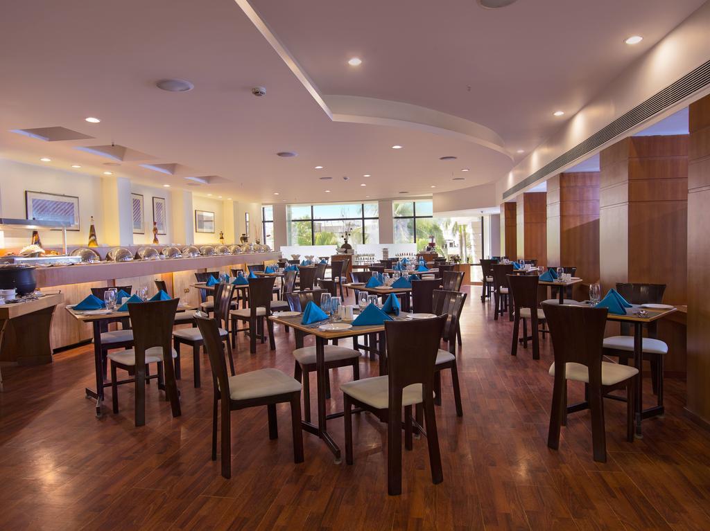Hotel The Sunway Manor Pondicherry Exterior foto