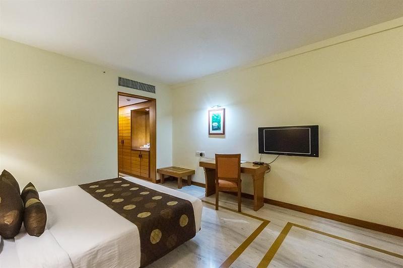 Hotel The Sunway Manor Pondicherry Exterior foto