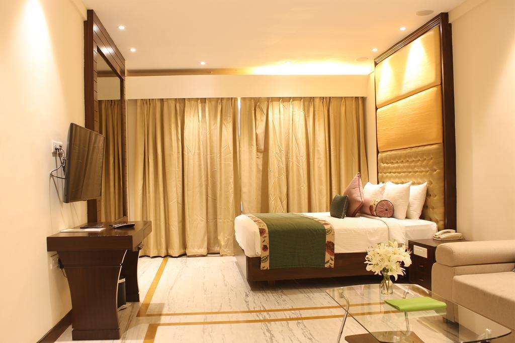Hotel The Sunway Manor Pondicherry Exterior foto