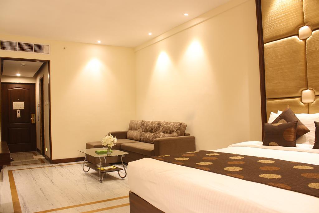 Hotel The Sunway Manor Pondicherry Exterior foto