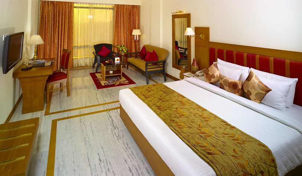 Hotel The Sunway Manor Pondicherry Exterior foto